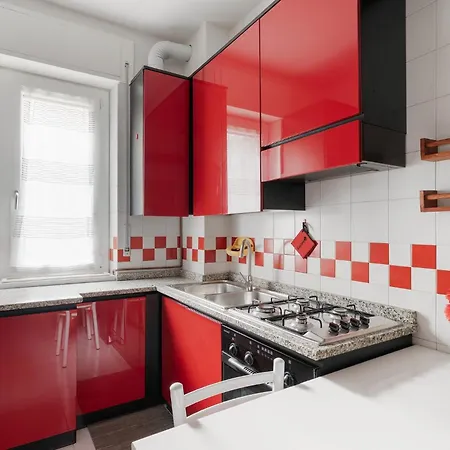 Guesthost - Comfy M2 Udine Apartman